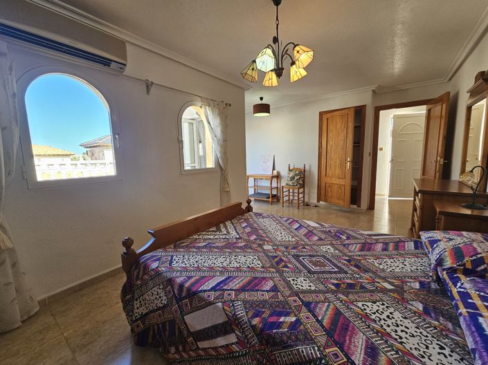 Image No.8-4 Bed Villa for sale