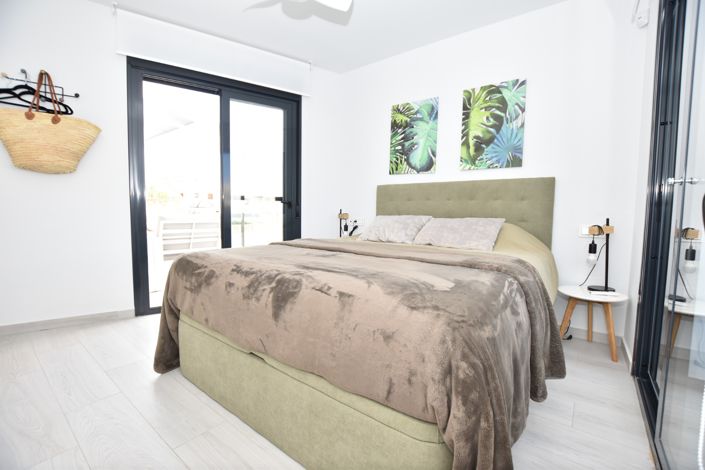 Image No.17-3 Bed Apartment for sale