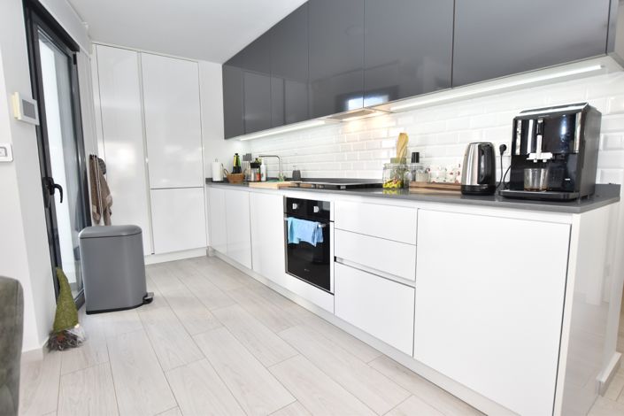 Image No.20-3 Bed Apartment for sale