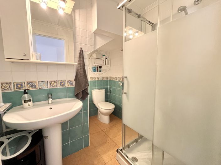 Image No.23-2 Bed Townhouse for sale