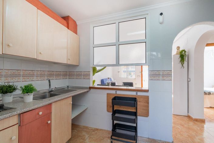 Image No.15-2 Bed Townhouse for sale