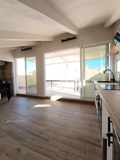 Image No.13-4 Bed Townhouse for sale