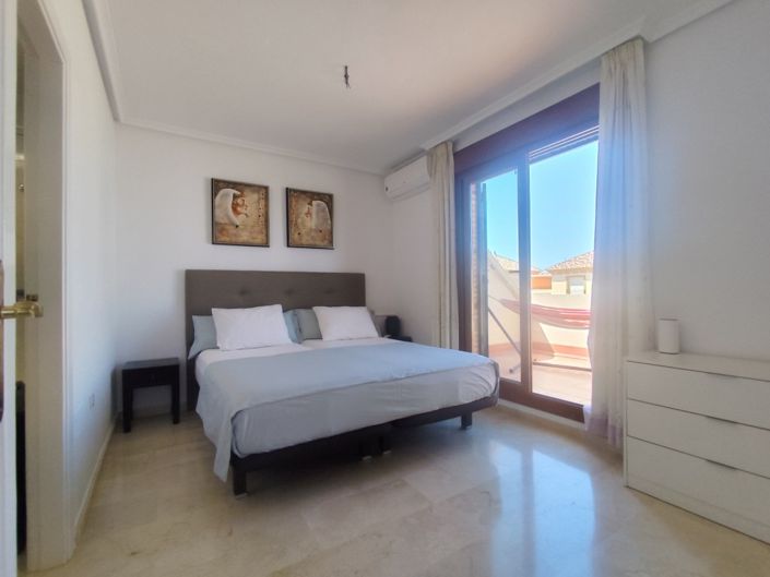 Image No.26-3 Bed Townhouse for sale