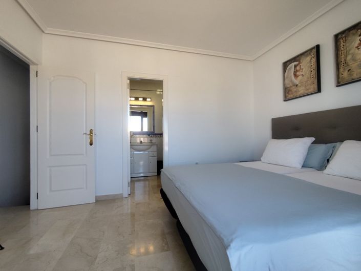 Image No.27-3 Bed Townhouse for sale