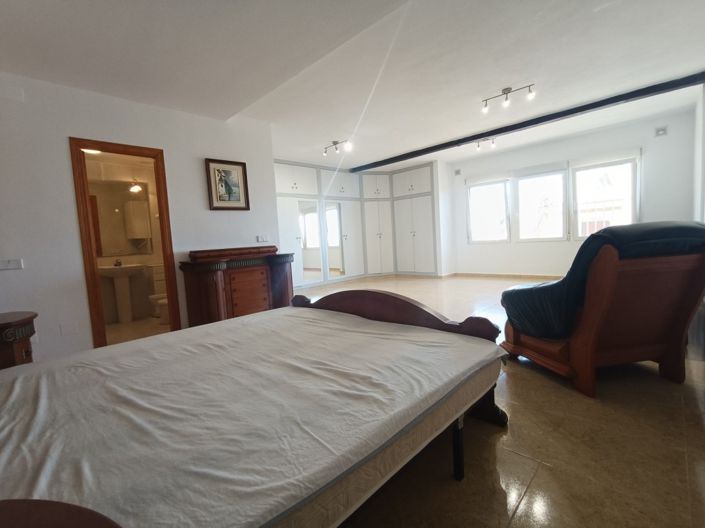 Image No.15-3 Bed Apartment for sale