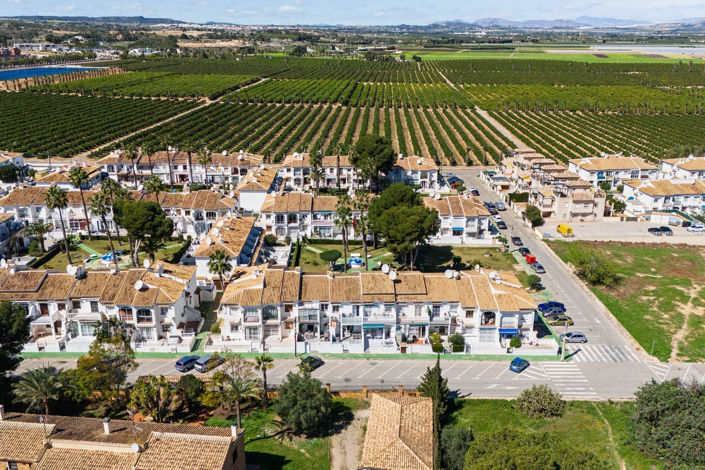 Image No.19-2 Bed Townhouse for sale