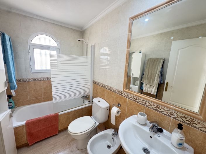 Image No.8-3 Bed Townhouse for sale