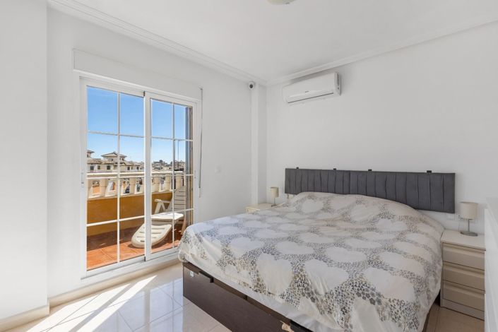 Image No.14-2 Bed Townhouse for sale