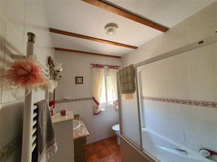 Image No.17-4 Bed Country House for sale