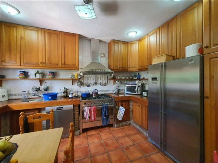 Image No.6-4 Bed Country House for sale