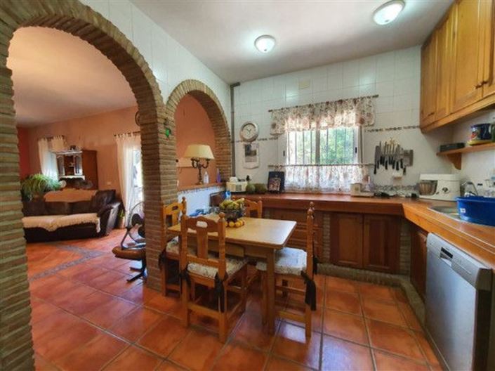 Image No.7-4 Bed Country House for sale