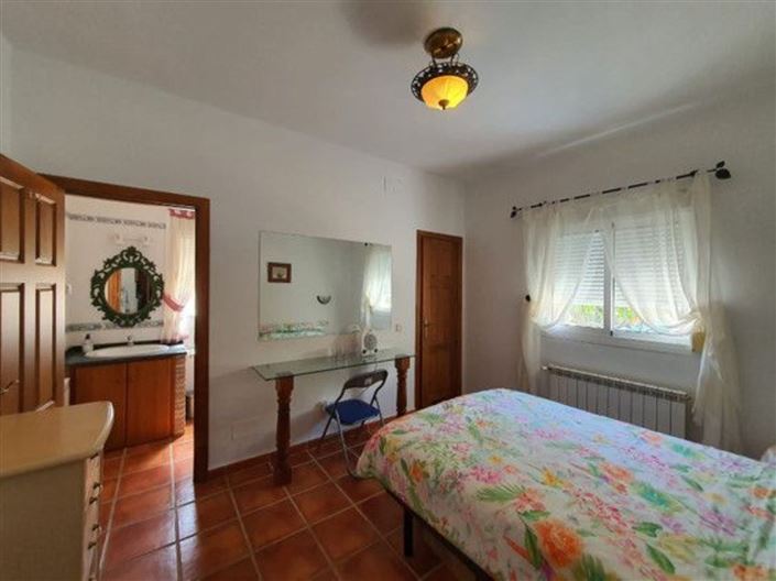 Image No.9-4 Bed Country House for sale