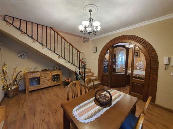 Image No.13-4 Bed Property for sale