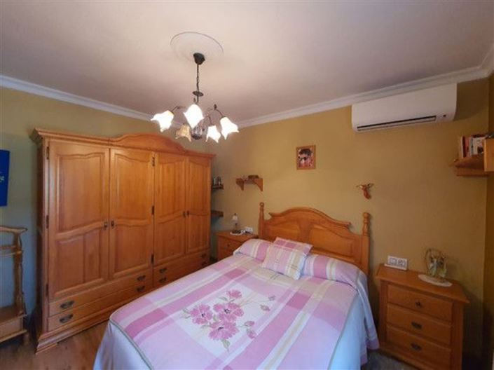 Image No.14-4 Bed Property for sale