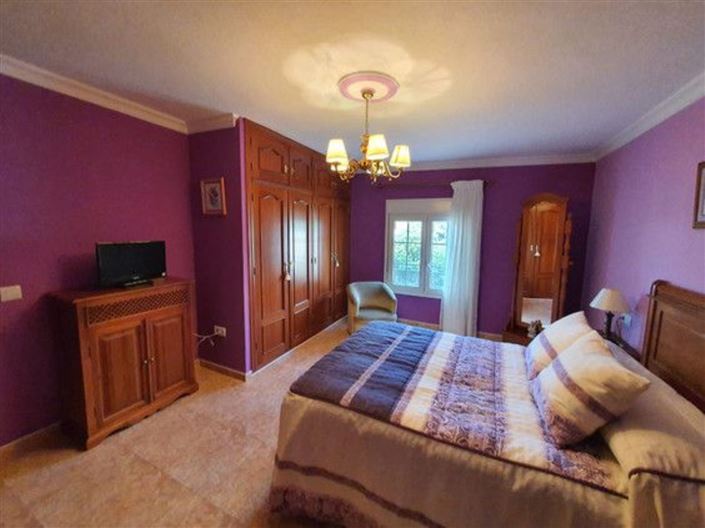 Image No.16-4 Bed Property for sale