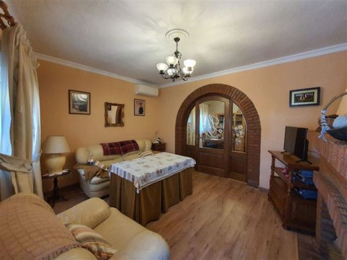 Image No.5-4 Bed Property for sale