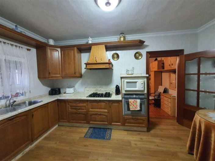 Image No.6-4 Bed Property for sale