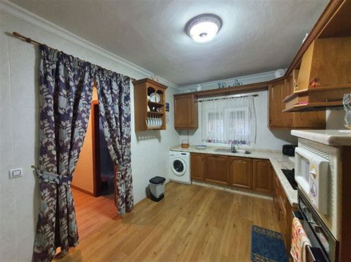 Image No.7-4 Bed Property for sale