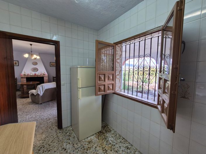 Image No.11-3 Bed Country House for sale