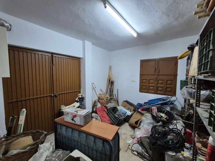 Image No.16-3 Bed Country House for sale