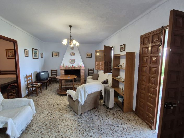 Image No.7-3 Bed Country House for sale