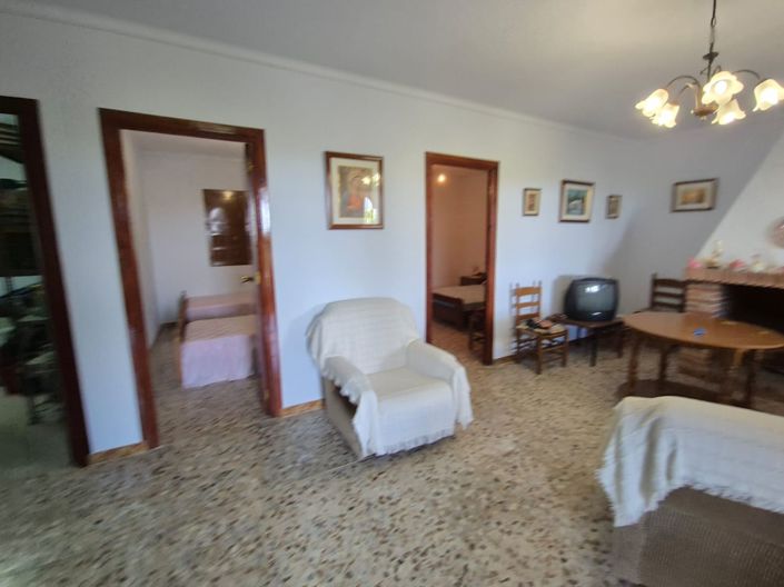 Image No.8-3 Bed Country House for sale