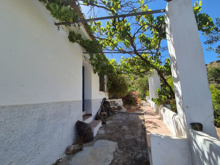 Image No.3-2 Bed Country House for sale