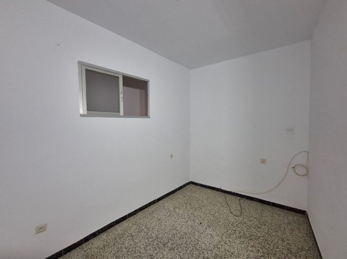 Image No.14-4 Bed Townhouse for sale