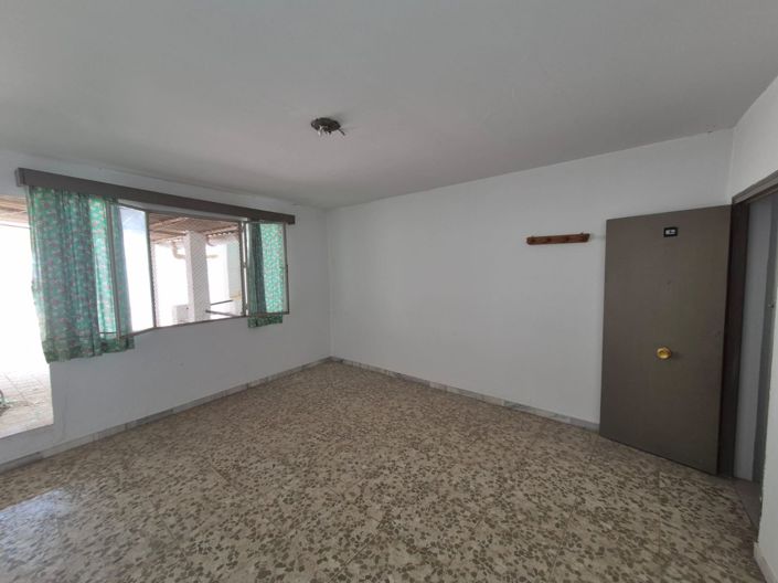 Image No.19-4 Bed Townhouse for sale