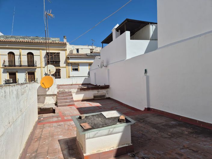 Image No.22-4 Bed Townhouse for sale