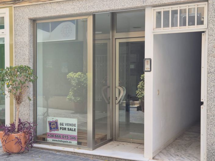 Image No.25-4 Bed Townhouse for sale