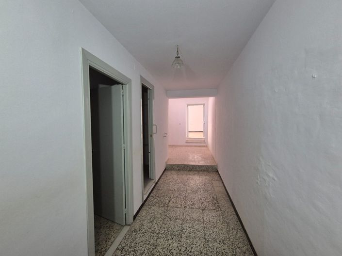 Image No.4-4 Bed Townhouse for sale