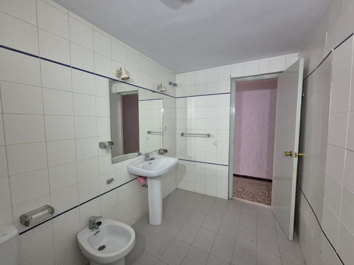 Image No.7-4 Bed Townhouse for sale