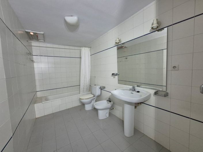 Image No.8-4 Bed Townhouse for sale