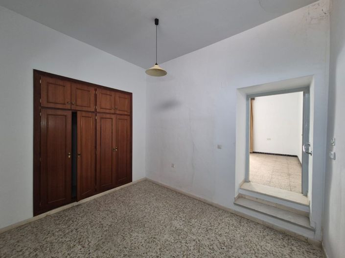 Image No.9-4 Bed Townhouse for sale