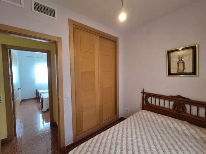 Image No.16-5 Bed Townhouse for sale