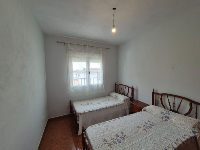 Image No.17-5 Bed Townhouse for sale