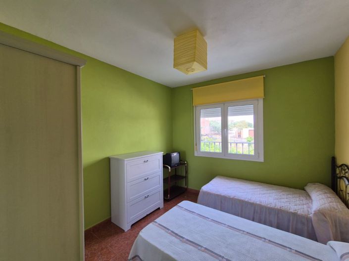 Image No.18-5 Bed Townhouse for sale