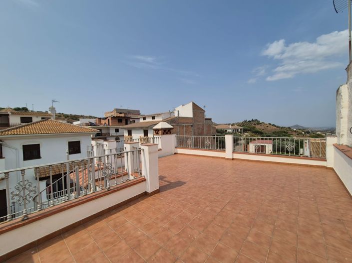 Image No.2-5 Bed Townhouse for sale