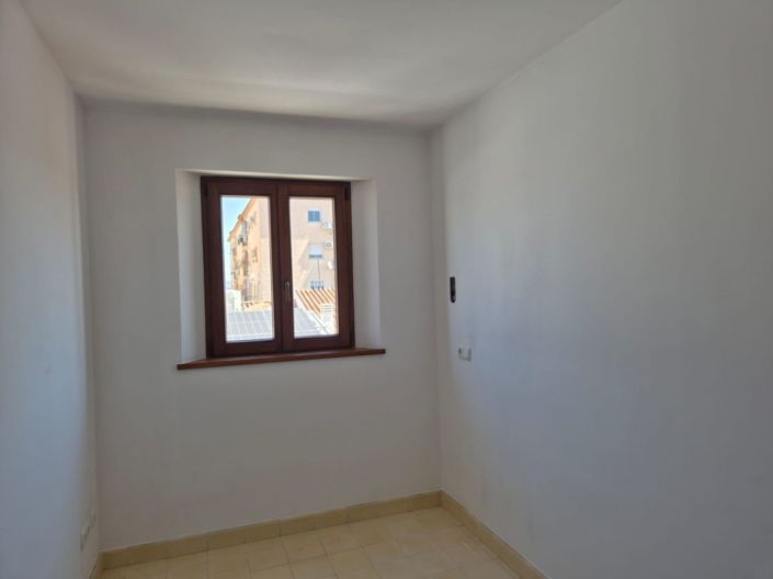 Image No.11-3 Bed Apartment for sale