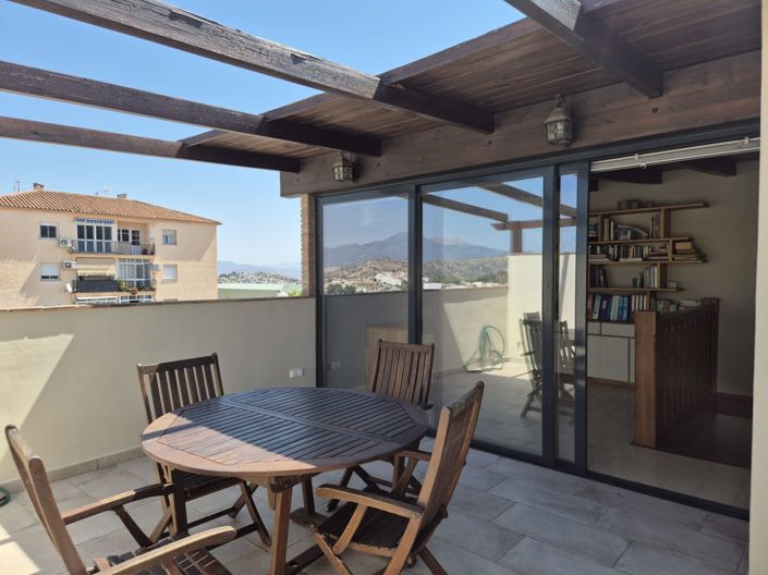 Image No.18-3 Bed Apartment for sale