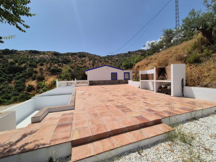 Image No.1-3 Bed Country House for sale