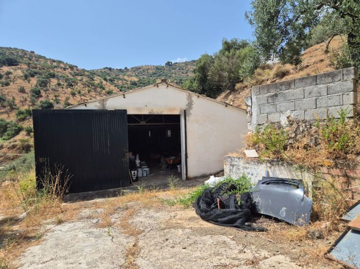 Image No.23-3 Bed Country House for sale