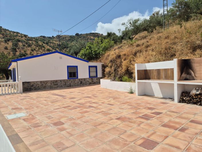 Image No.3-3 Bed Country House for sale