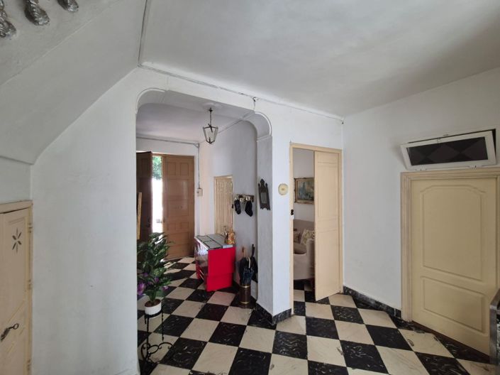 Image No.2-4 Bed Townhouse for sale