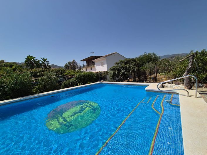 Image No.1-5 Bed Country House for sale