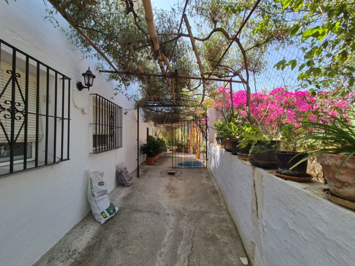 Image No.30-5 Bed Country House for sale