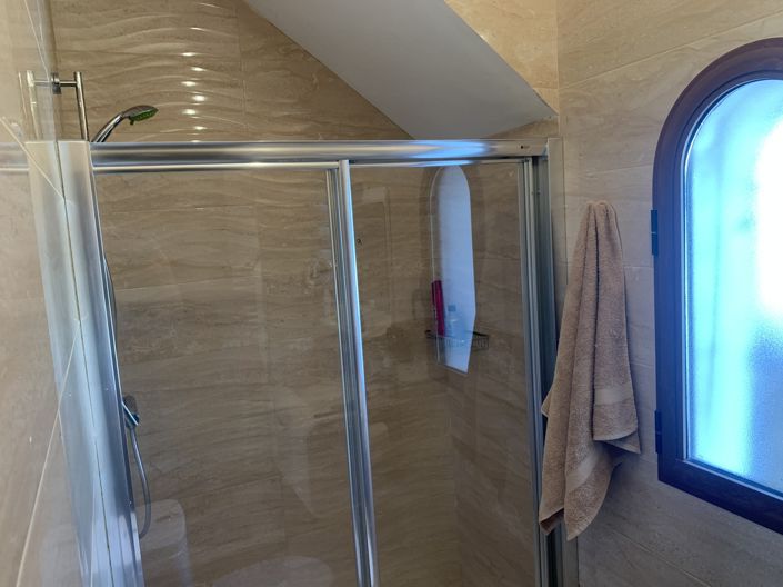 Image No.11-4 Bed Property for sale