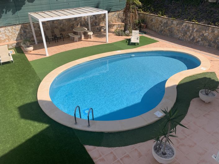 Image No.20-4 Bed Property for sale