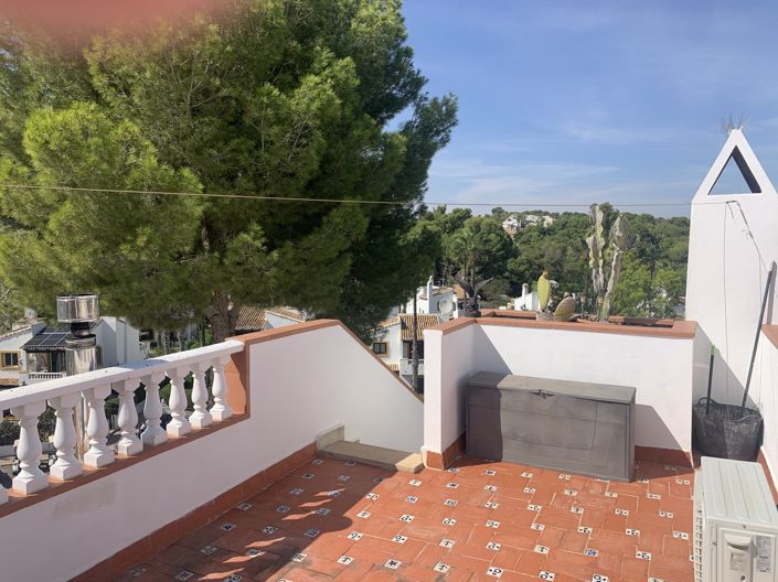 Image No.22-4 Bed Property for sale